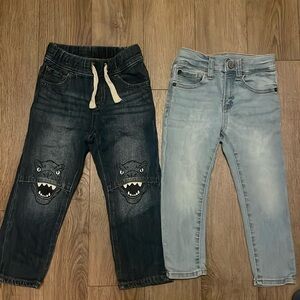 Two gap jeans